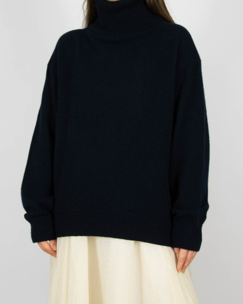 Ciemnogranatowy (merino + kaszmir) sweter z golfem FILIPPA K - S/M