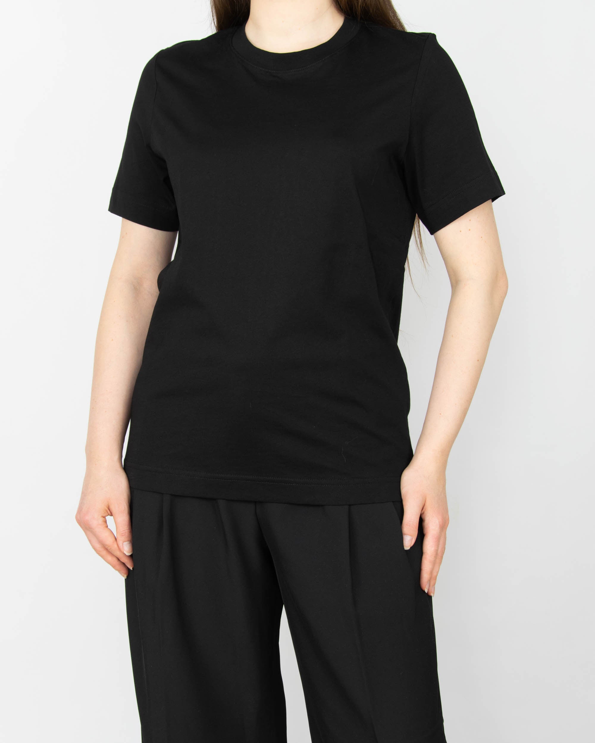 Czarny bawełniany T-shirt marki Arket