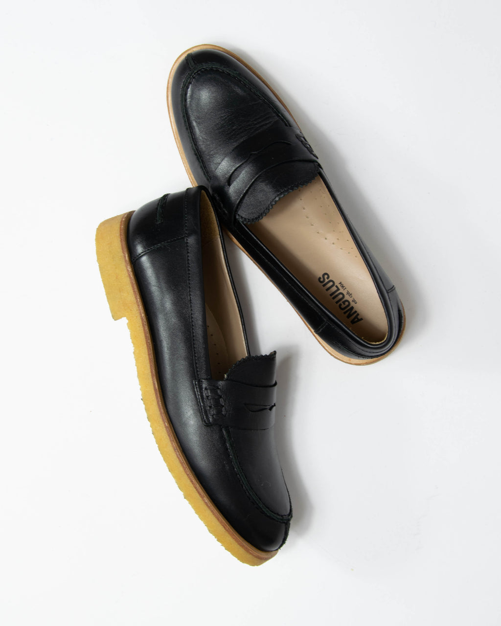 Czarne skórzane loafersy ANGULUS - 38