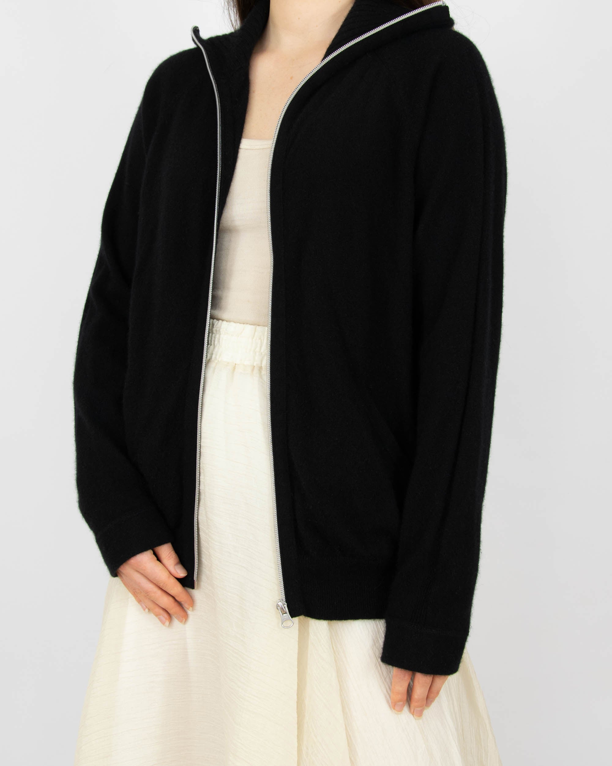 Czarny kaszmirowy rozpinany sweter FILIPPA K - M/L