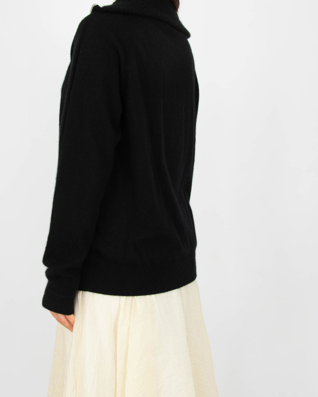 Czarny kaszmirowy rozpinany sweter FILIPPA K - M/L