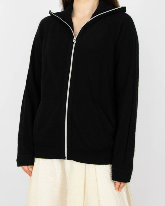 Czarny kaszmirowy rozpinany sweter FILIPPA K