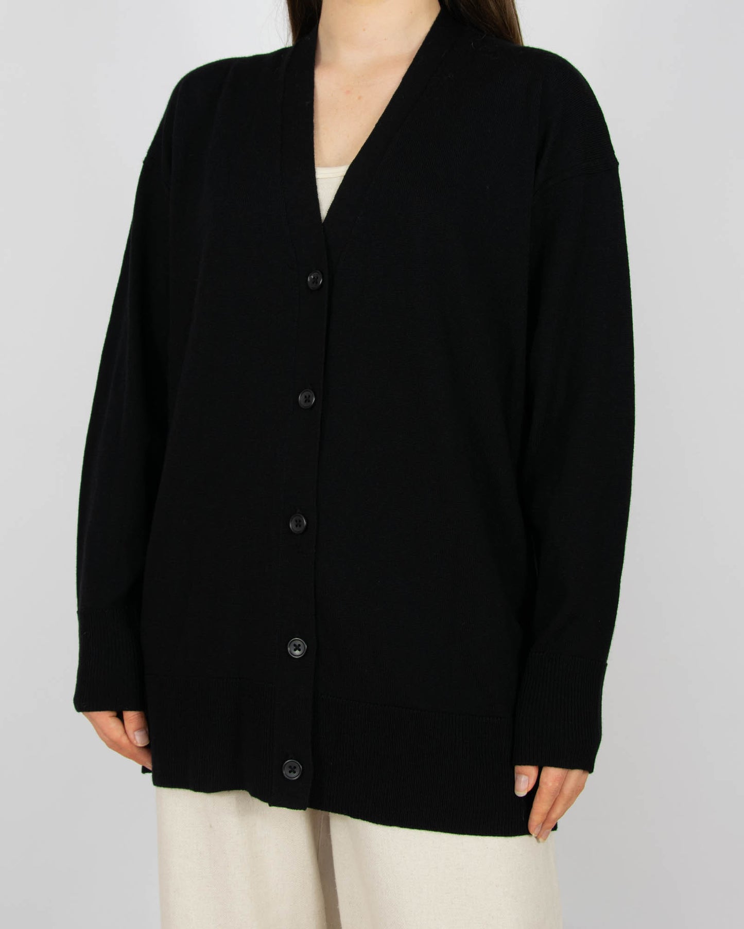 Czarny wełniany (merino extra fine) kardigan Cubus