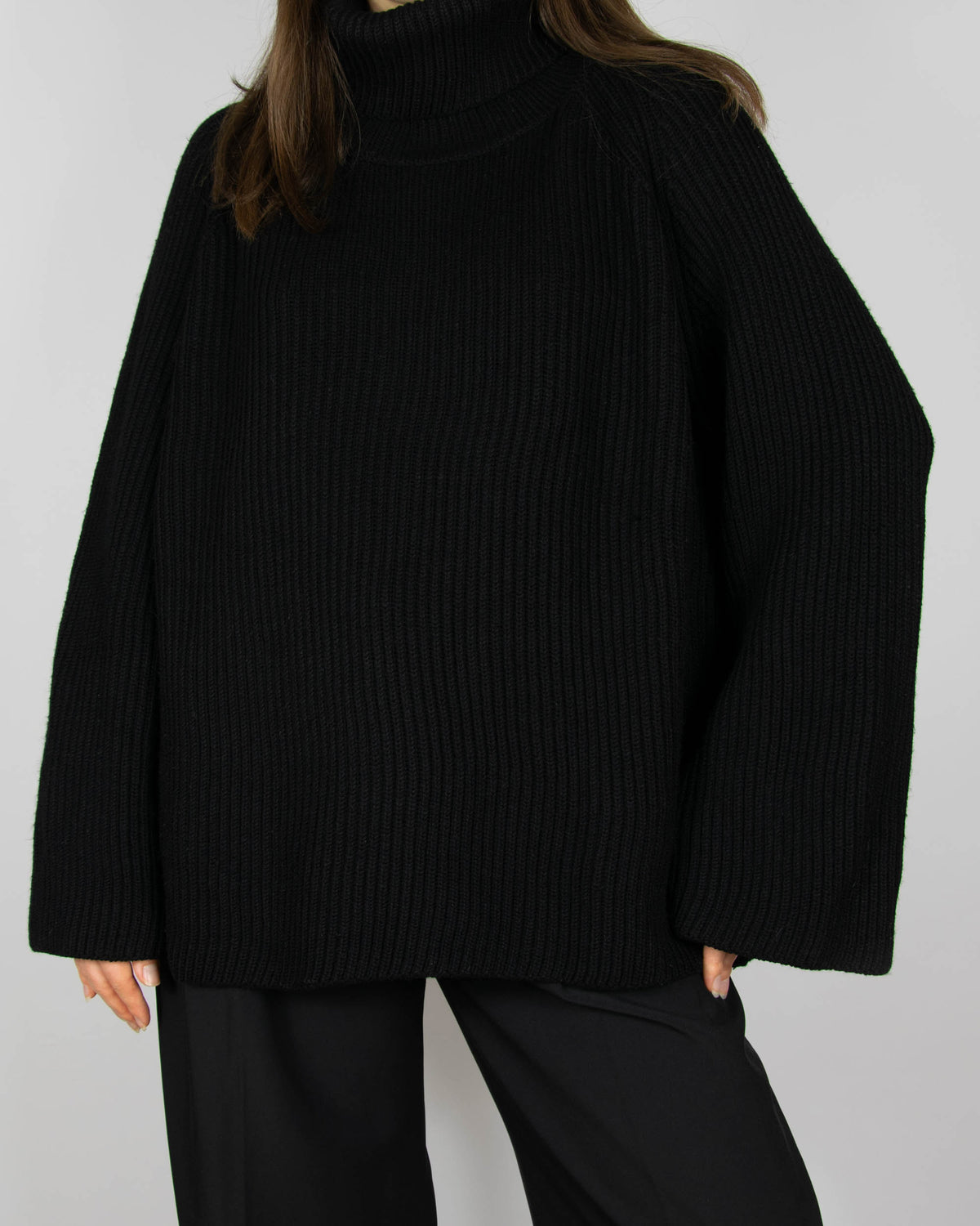 Czarny (merino) gruby sweter z golfem duńskiej marki premium MKDT Studio