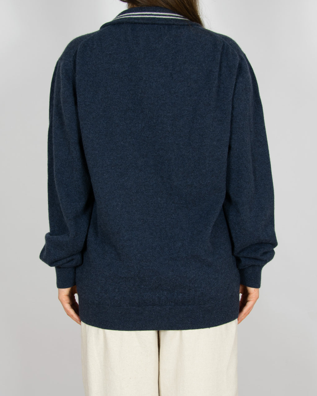 Granatowy wełniany (wełna jagnięca) sweter - L