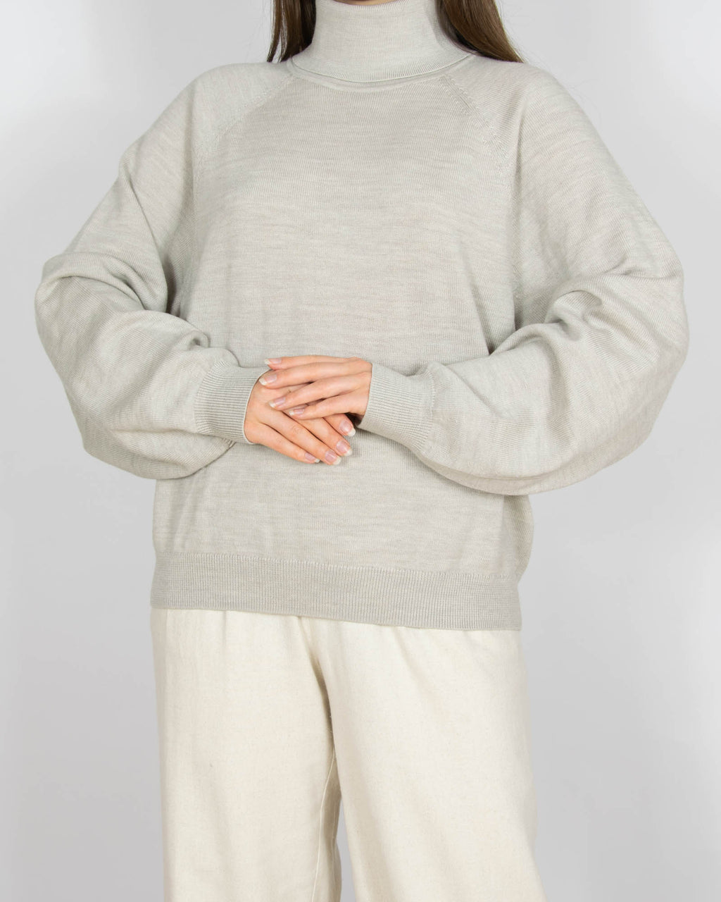 Szarobeżowy wełniany (merino) sweter MSCH Copenhagen + Cecilie Haugaard