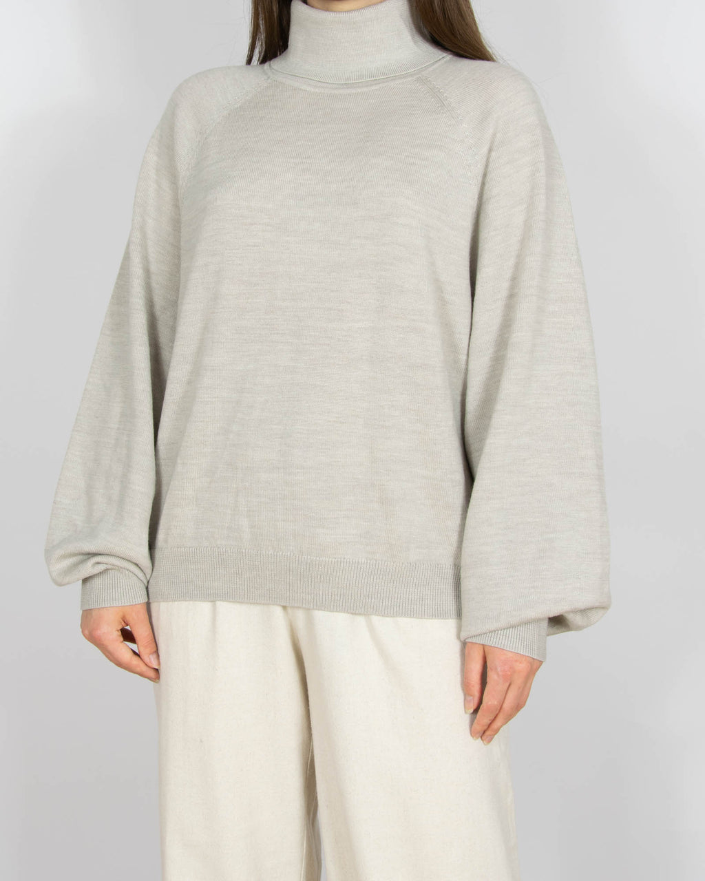 Szarobeżowy wełniany (merino) sweter MSCH Copenhagen x Cecilie Haugaard - M/L