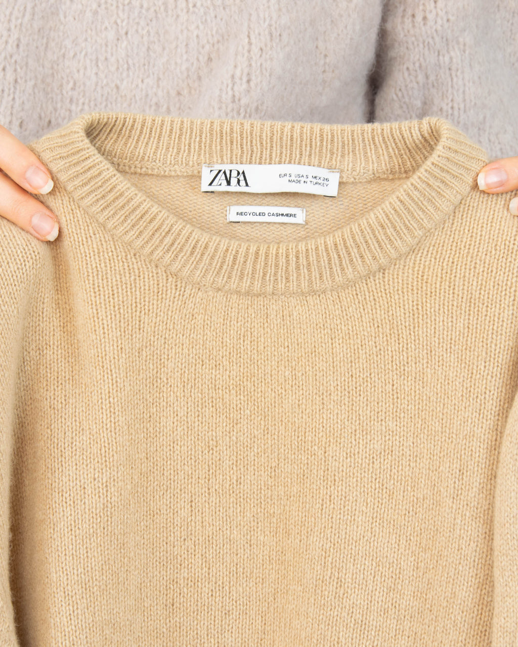 Beżowy kaszmirowy sweter Zara - S