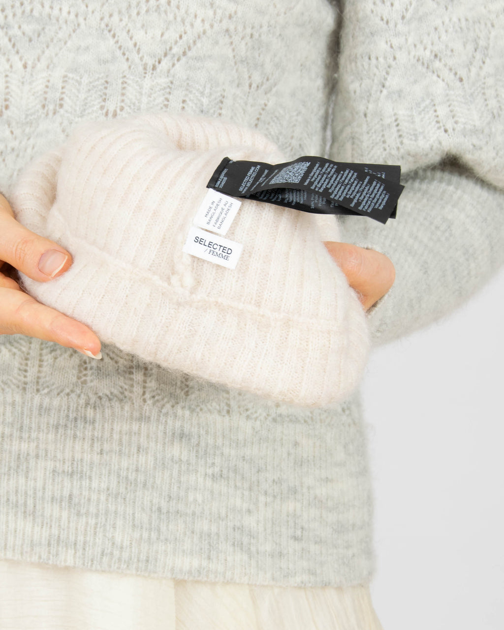 Kremowa wełniana (merino) czapka SELECTED FEMME - one size