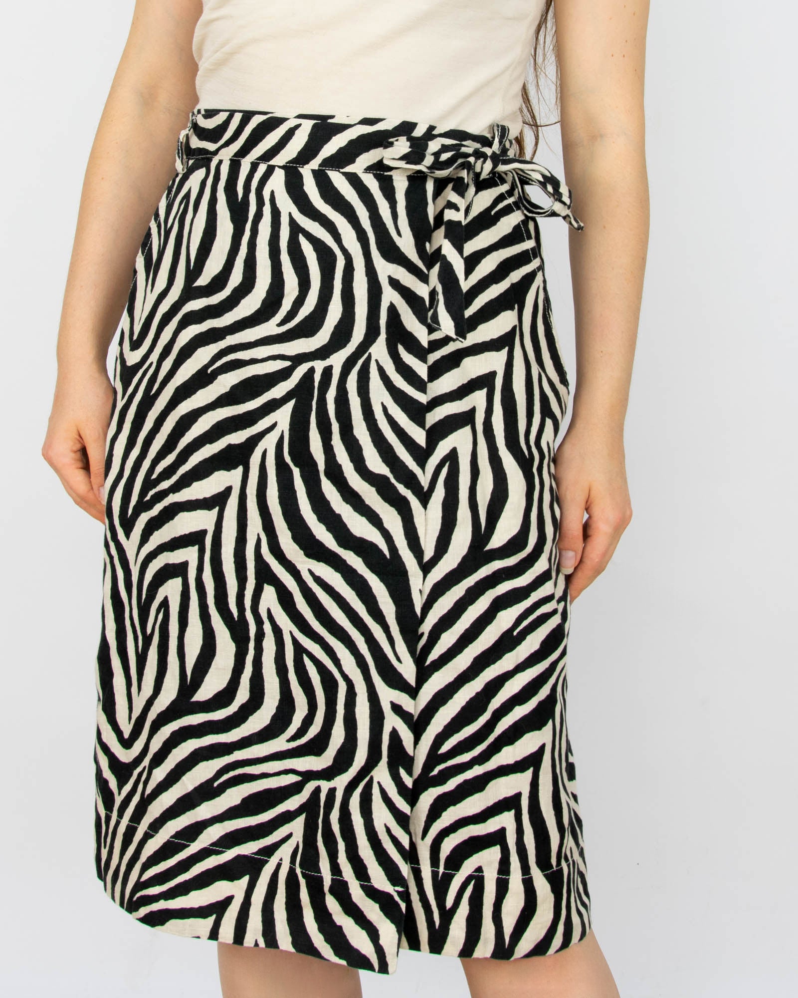 Kremowo czarna (zebra) lniana wiązana spódnica OUI
