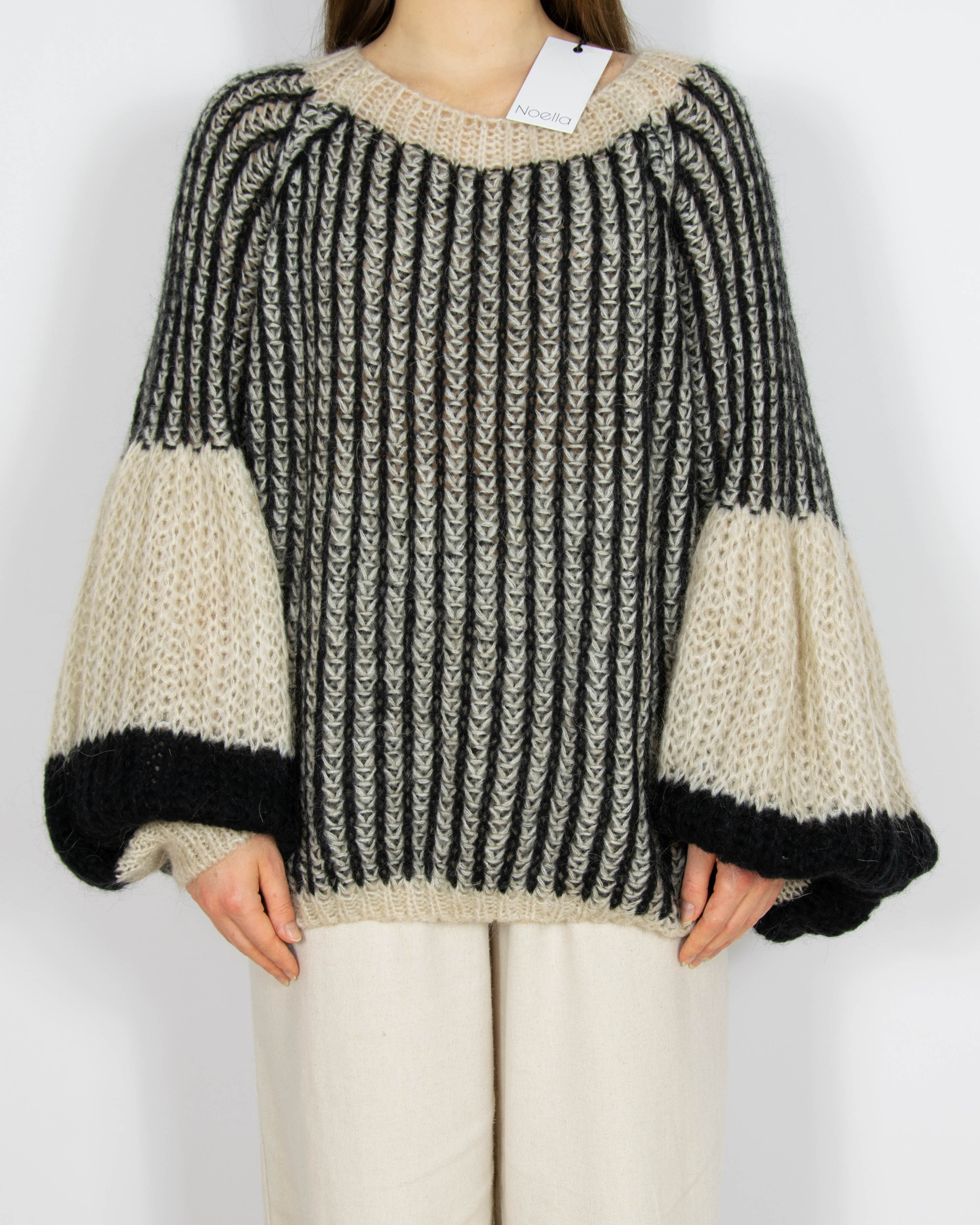Nowy kremowo czarny sweter z moherem Noella - L/XL