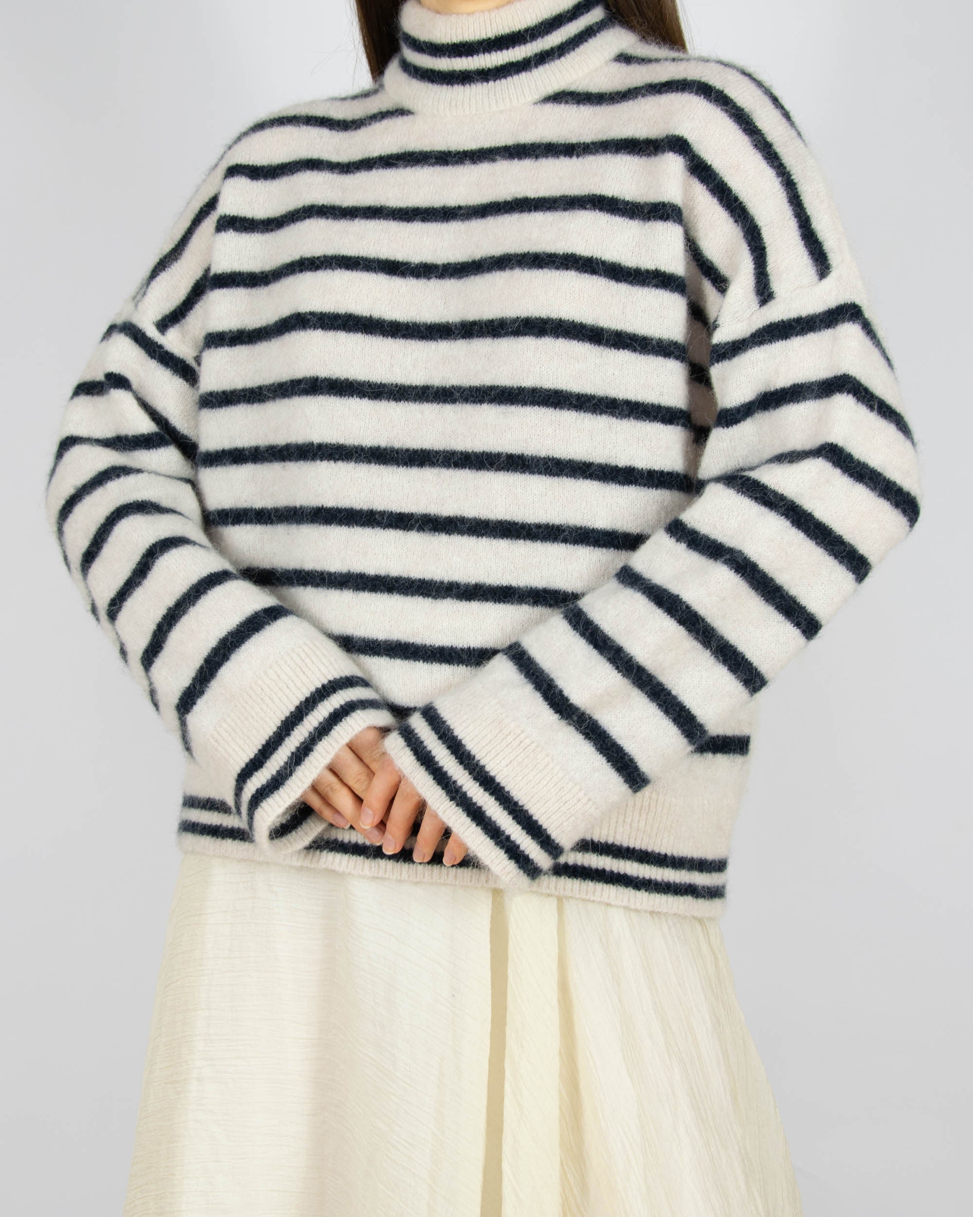 Kremowy (wełna + alpaka) sweter w paski Selected Femme - M