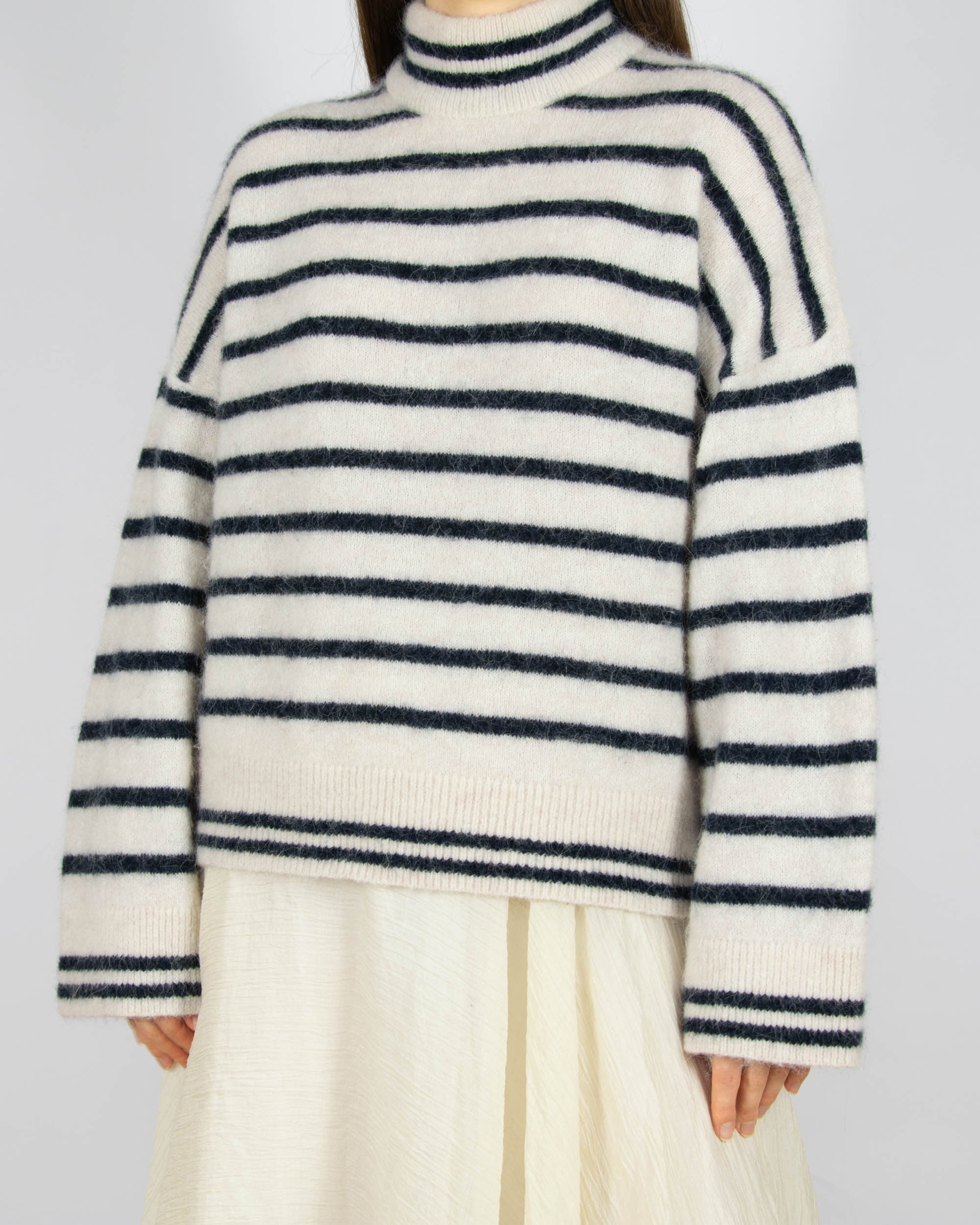 Kremowy (wełna + alpaka) sweter w paski Selected Femme 