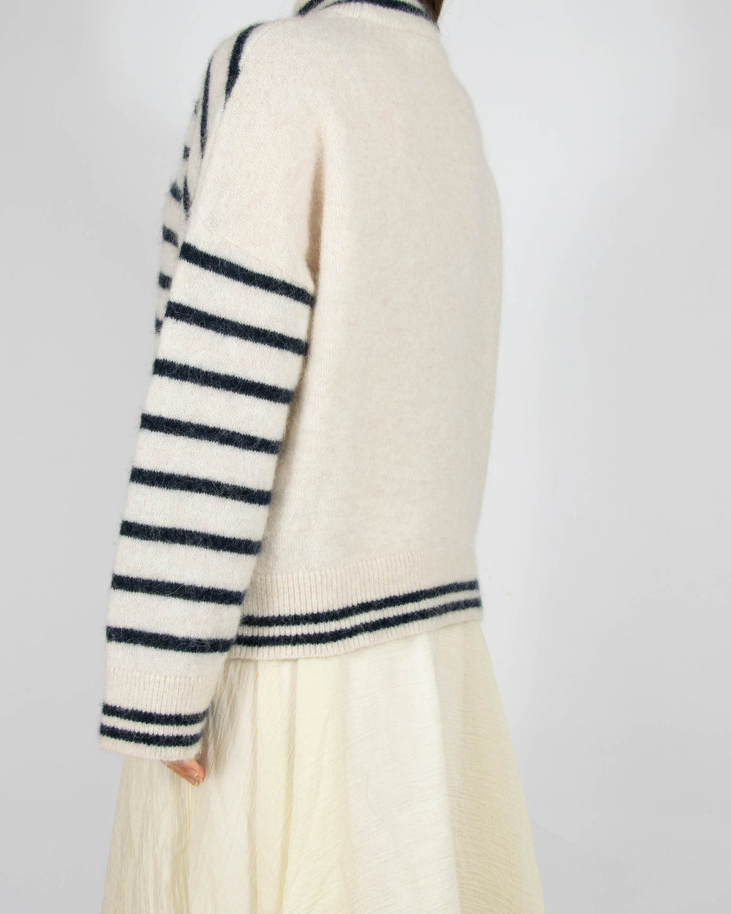 Kremowy (wełna + alpaka) sweter w paski Selected Femme - M