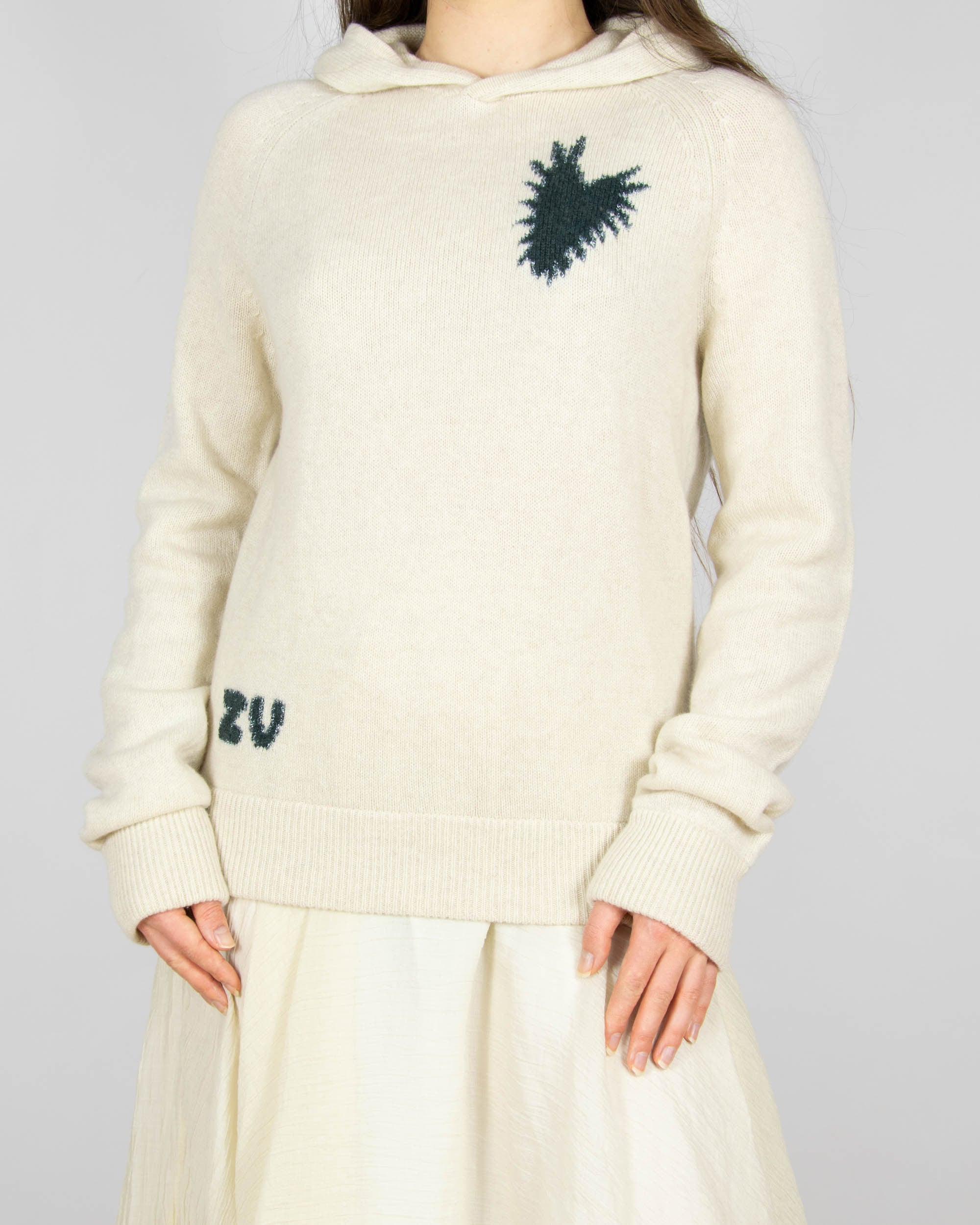 Kremowy grubszy kaszmirowy sweter z kapturem luksusowej francuskiej marki Zadig &amp; Voltaire