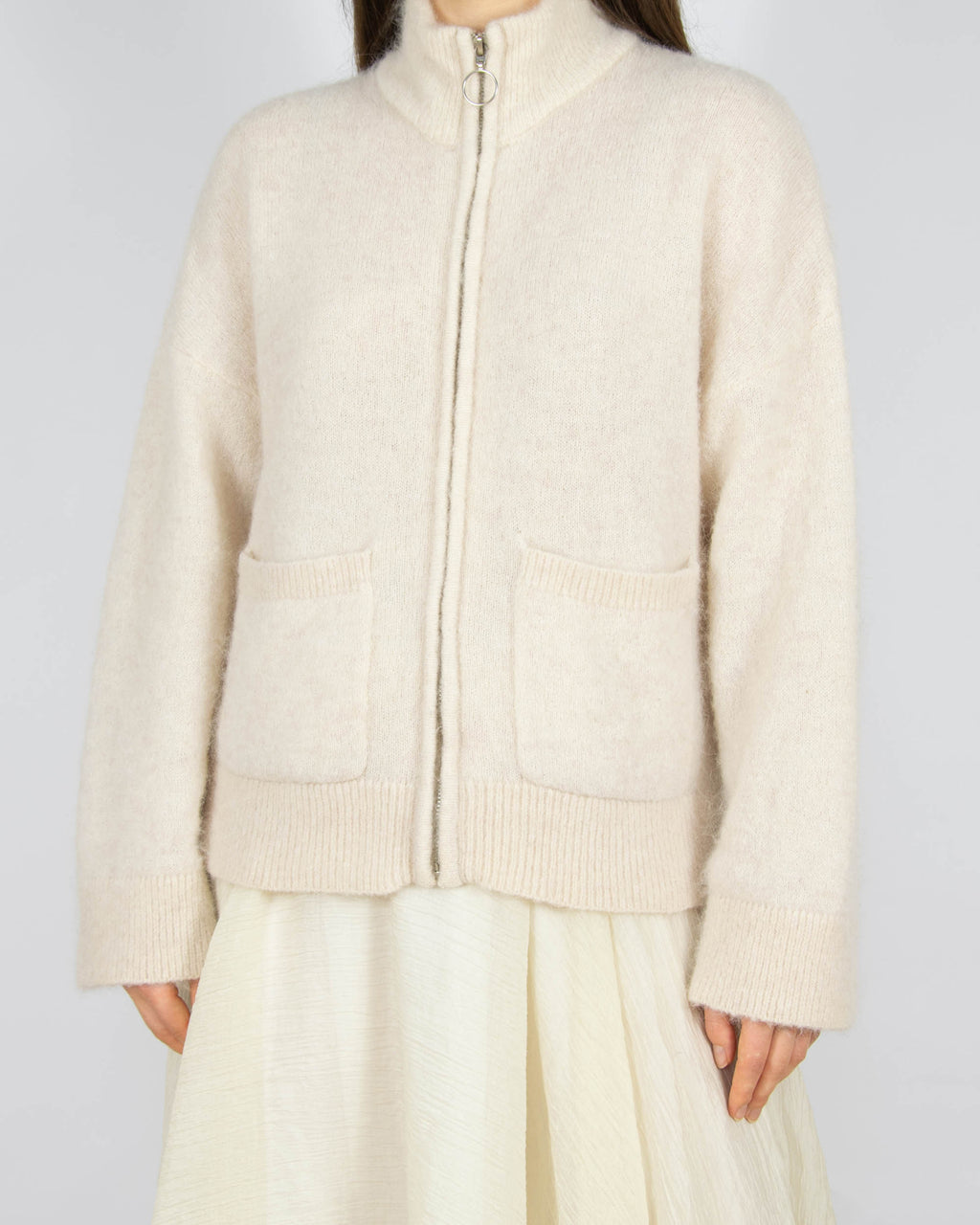 Kremowy (wełna + alpaka) rozpinany sweter Selected Femme