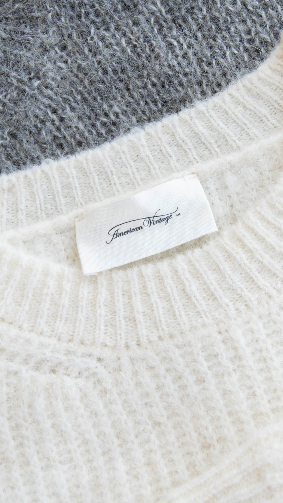 Śmietankowy (wełna + alpaka) sweter American Vintage - S/M