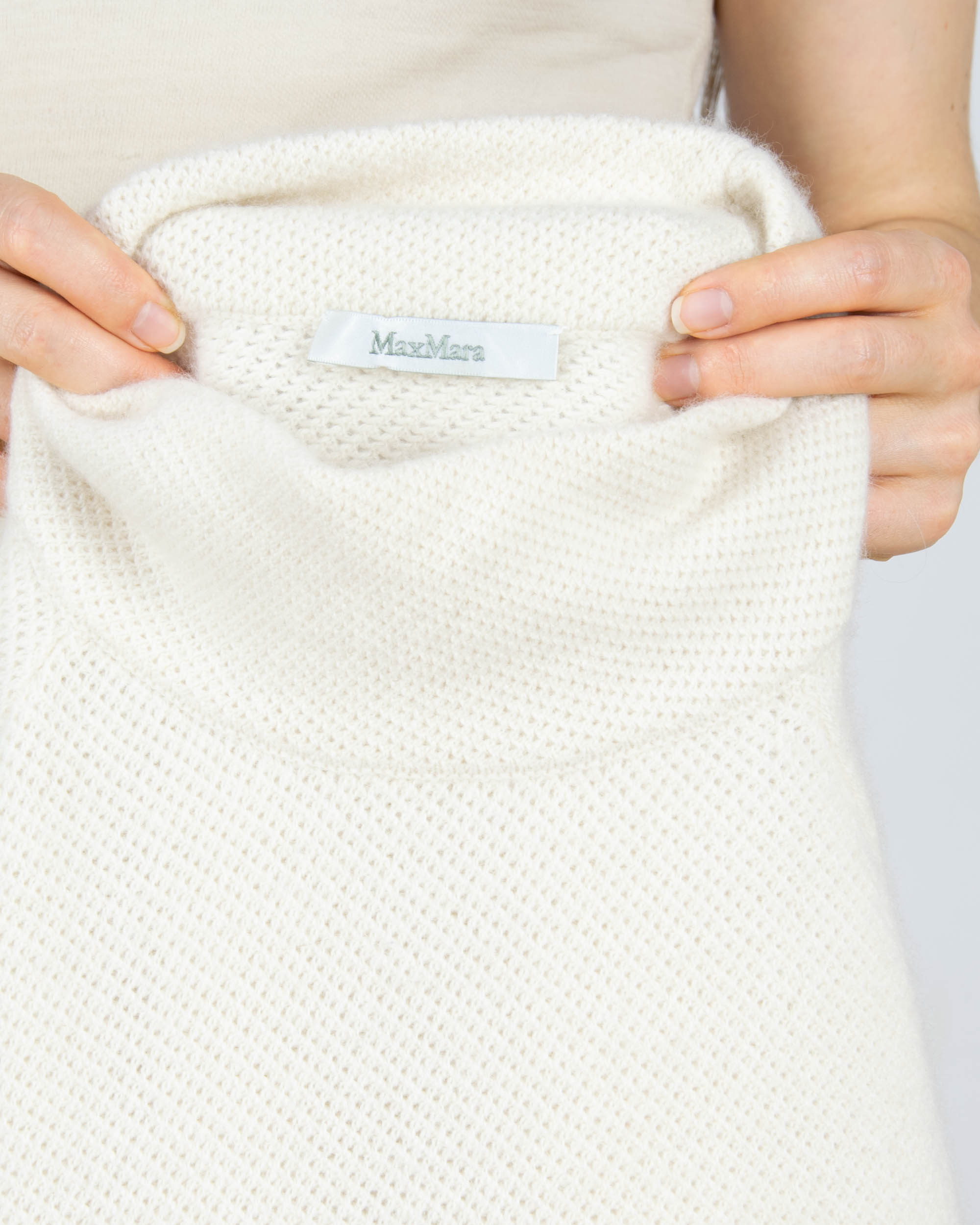 Śmietankowy kaszmirowy sweter z golfem MAX MARA - S
