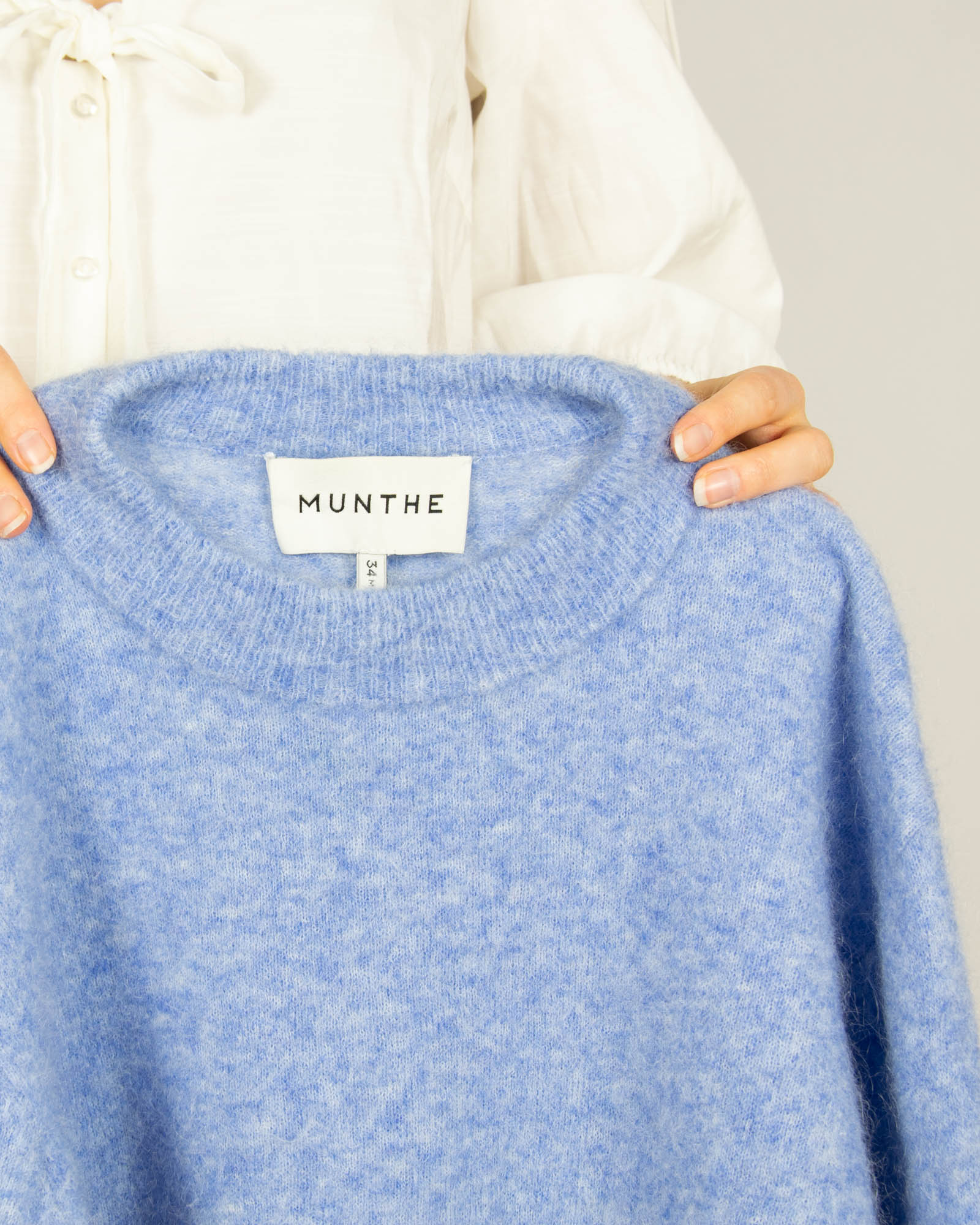 Niebieski wełniany (wełna + alpaka) sweter MUNTHE - S