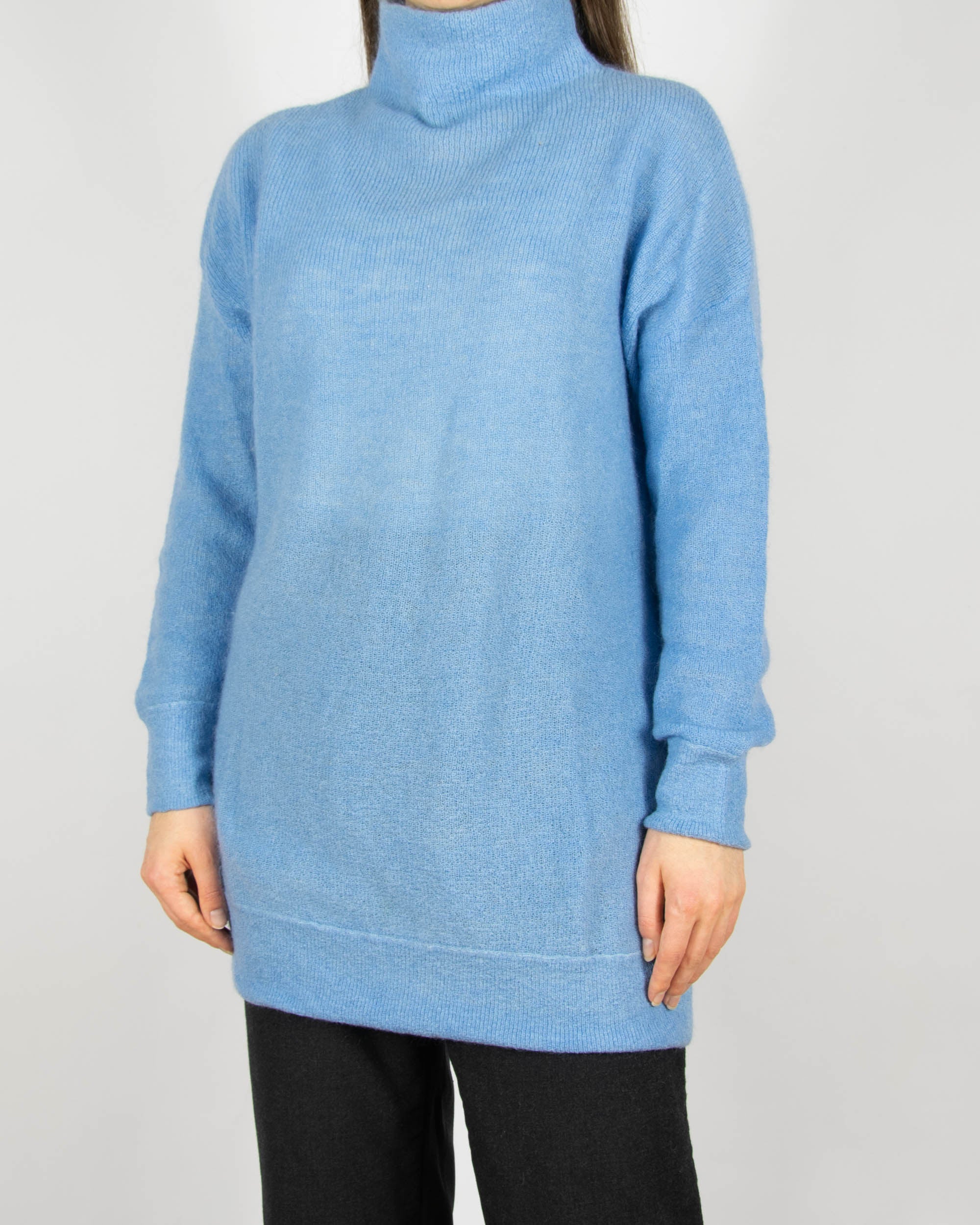 Niebieski (moher + wełna) sweter z golfem marki H&amp;M z linii Premium Selection.&nbsp;