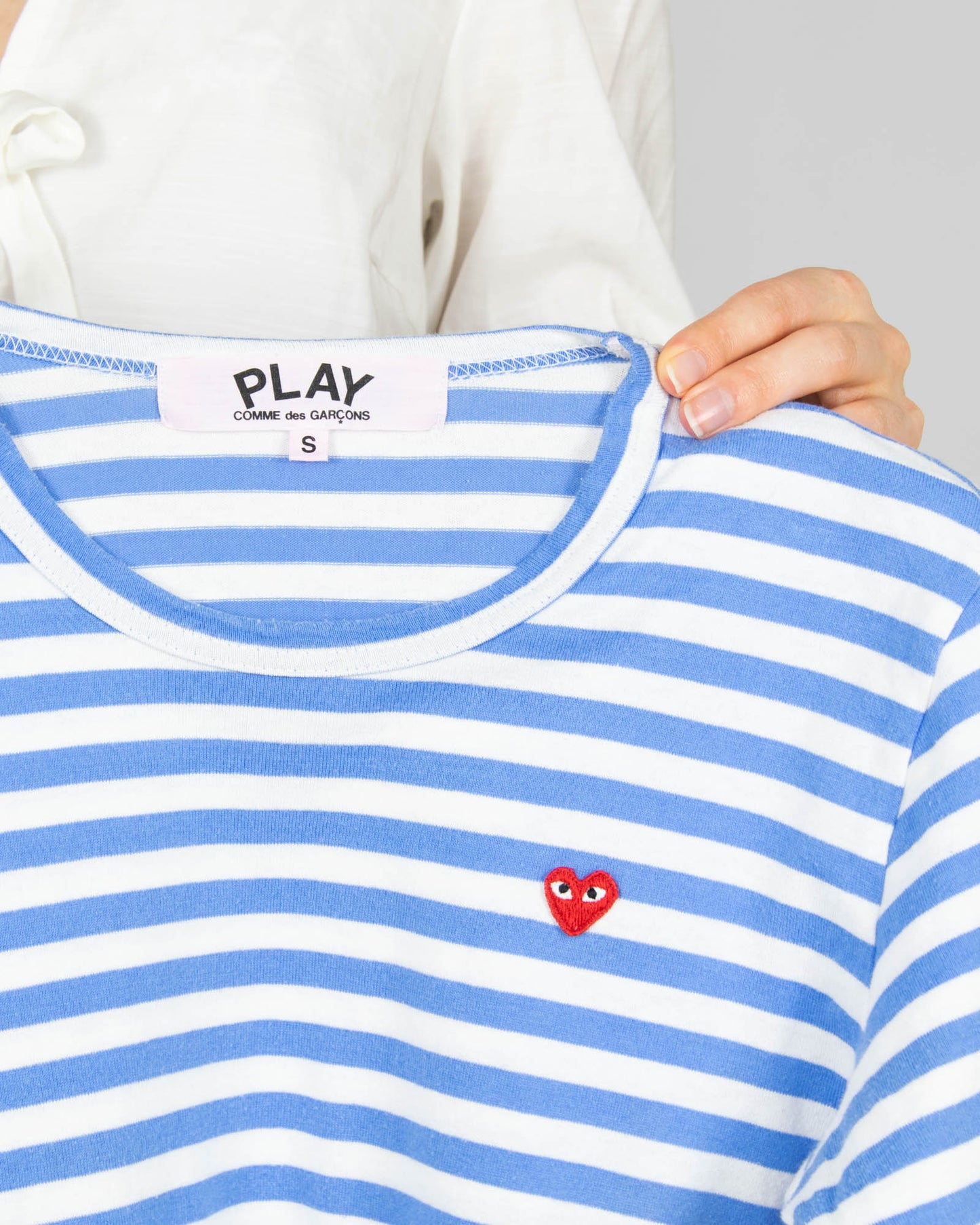 Niebiesko biała bawełniana bluzka w paski PLAY Comme des Garcons - S