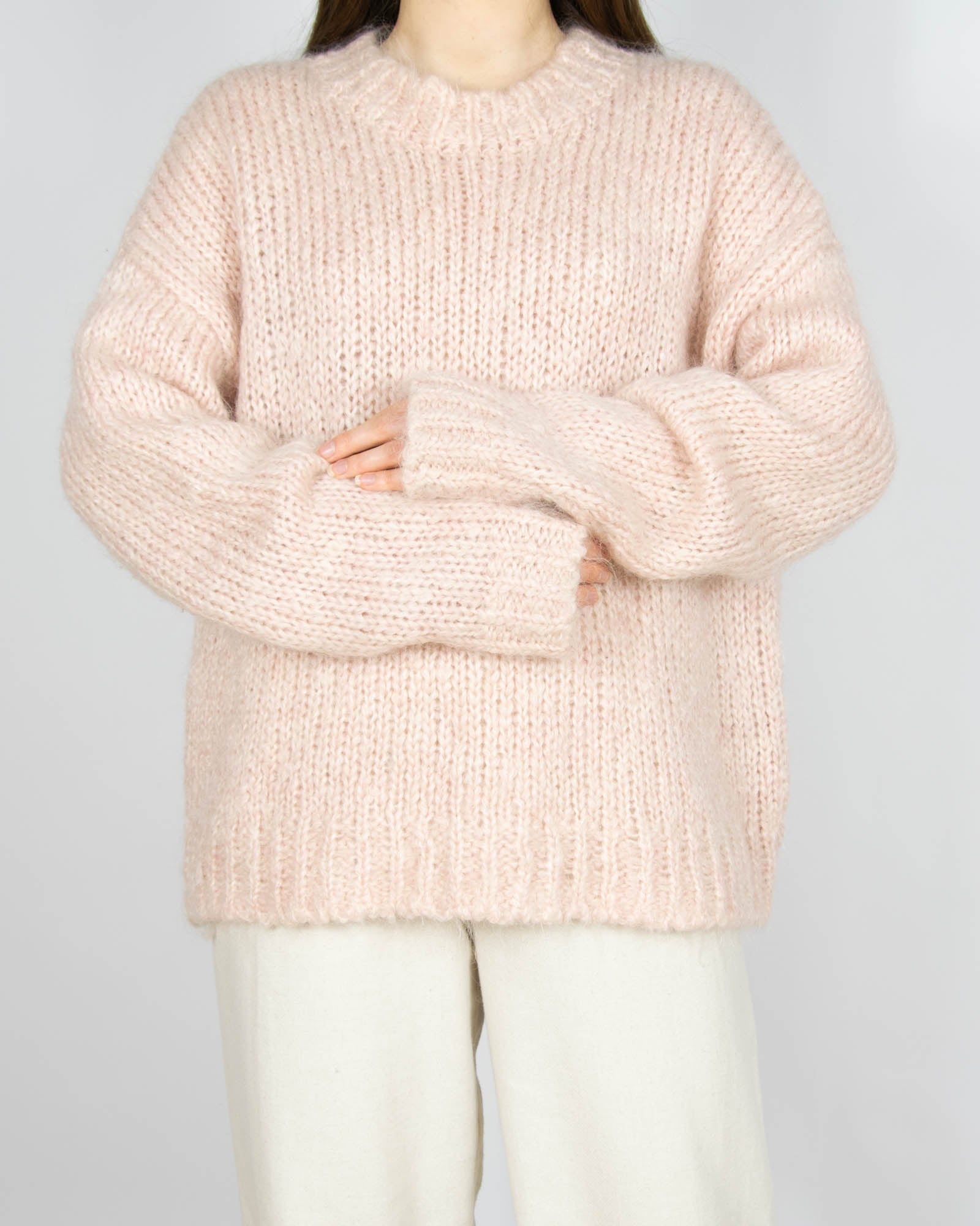 Pudrowy moherowy sweter - M