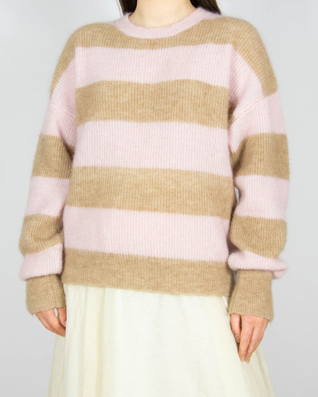 Różowo beżowy (wełna merino + moher) sweter w paski norweskiej marki Bik Bok