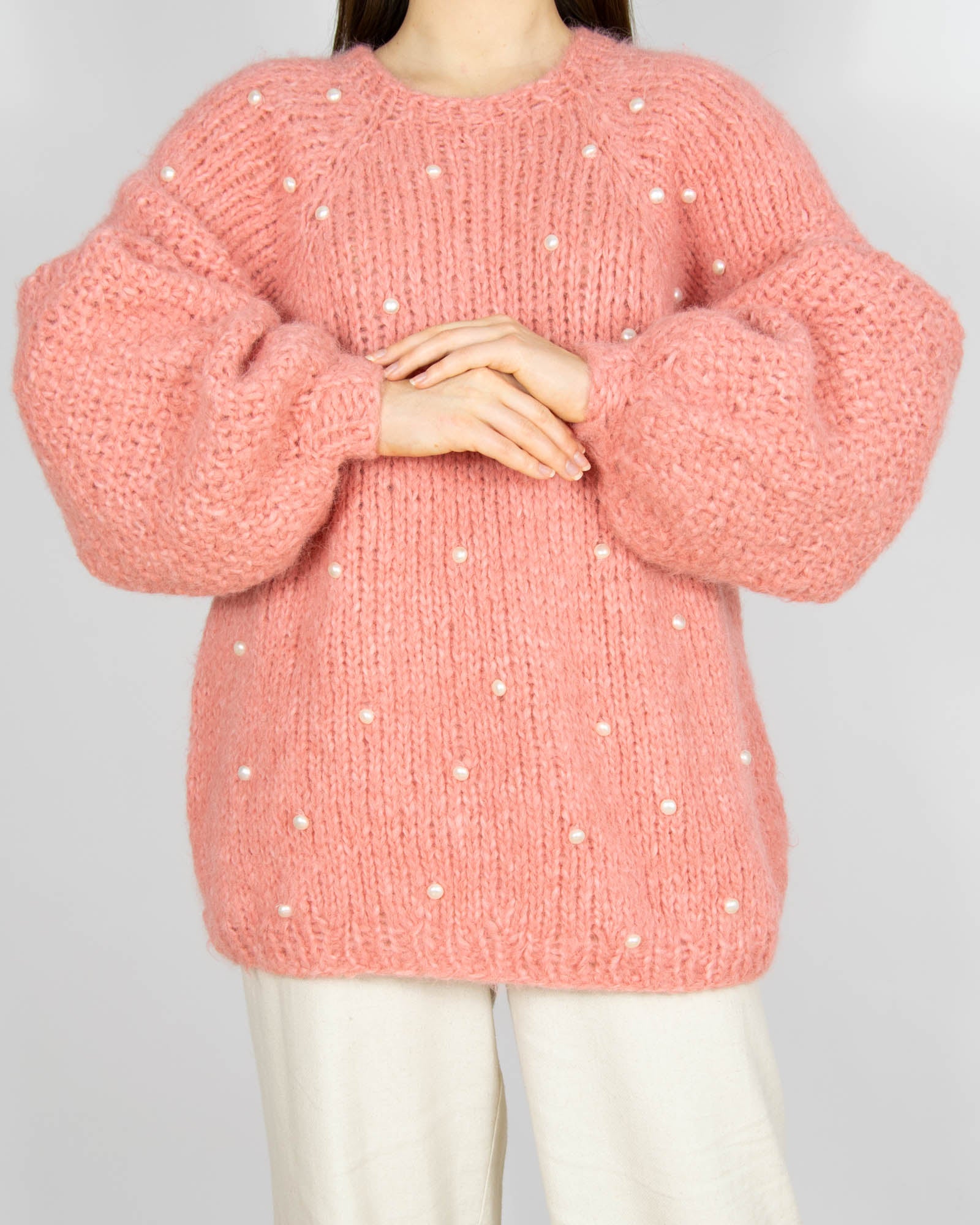 Pastelowy rózowy wełniany (alpaka) sweter z perełkami Handmade