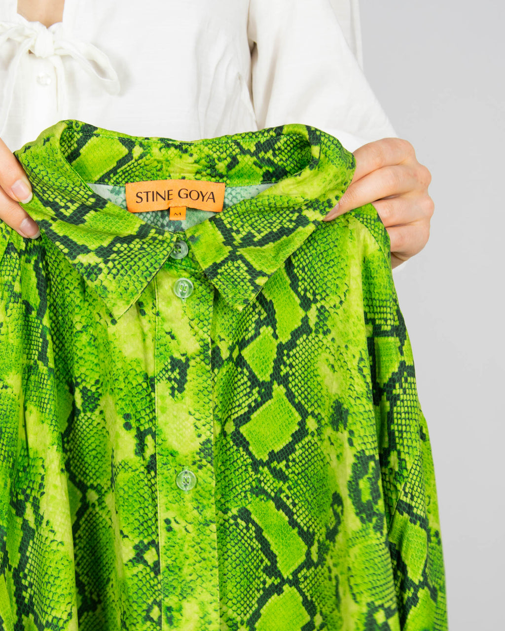 Zielona (tencel + wiskoza) koszula w wężowy print STINE GOYA - M