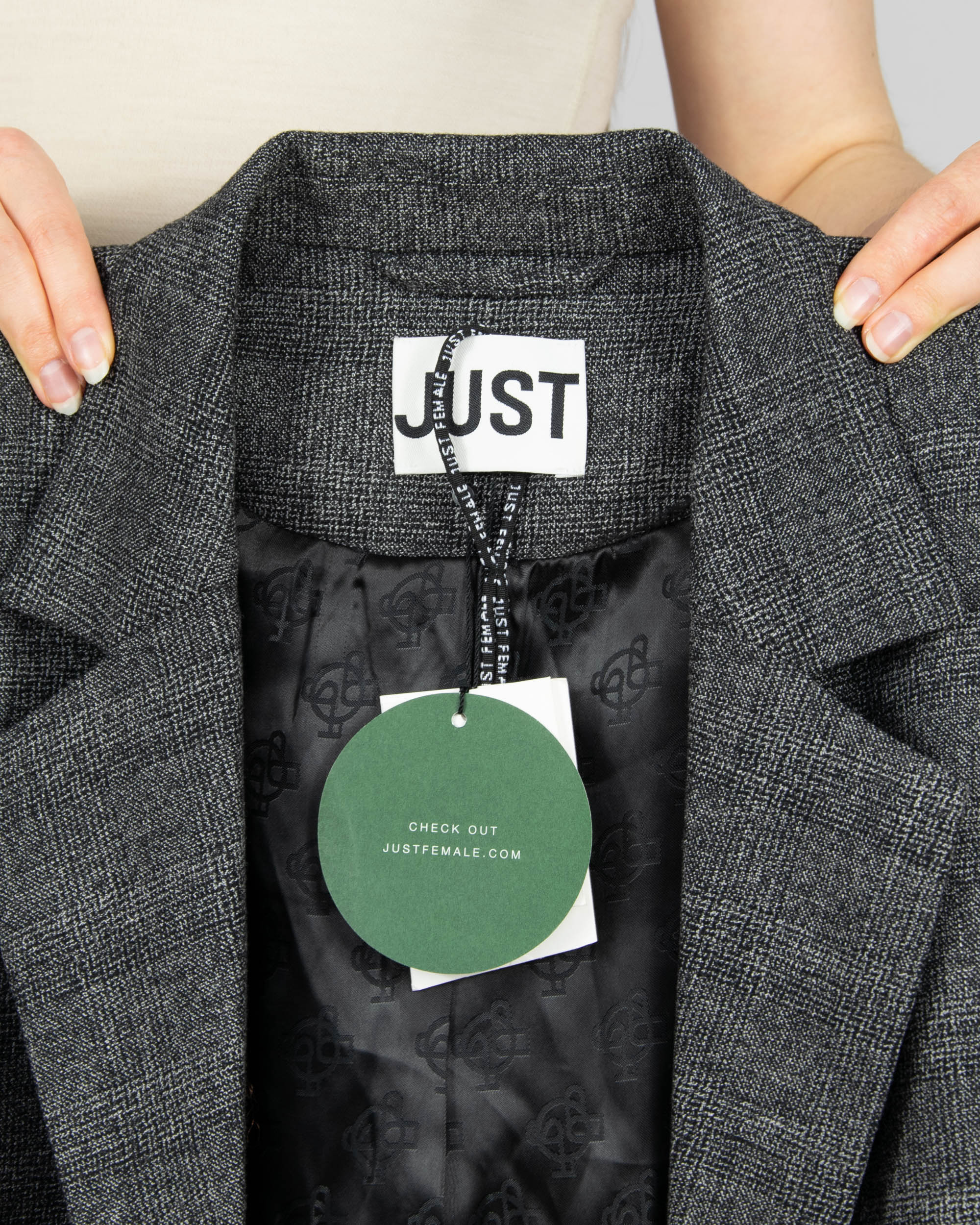 JUST FEMALE/ NOWA (wool blend) - S/M