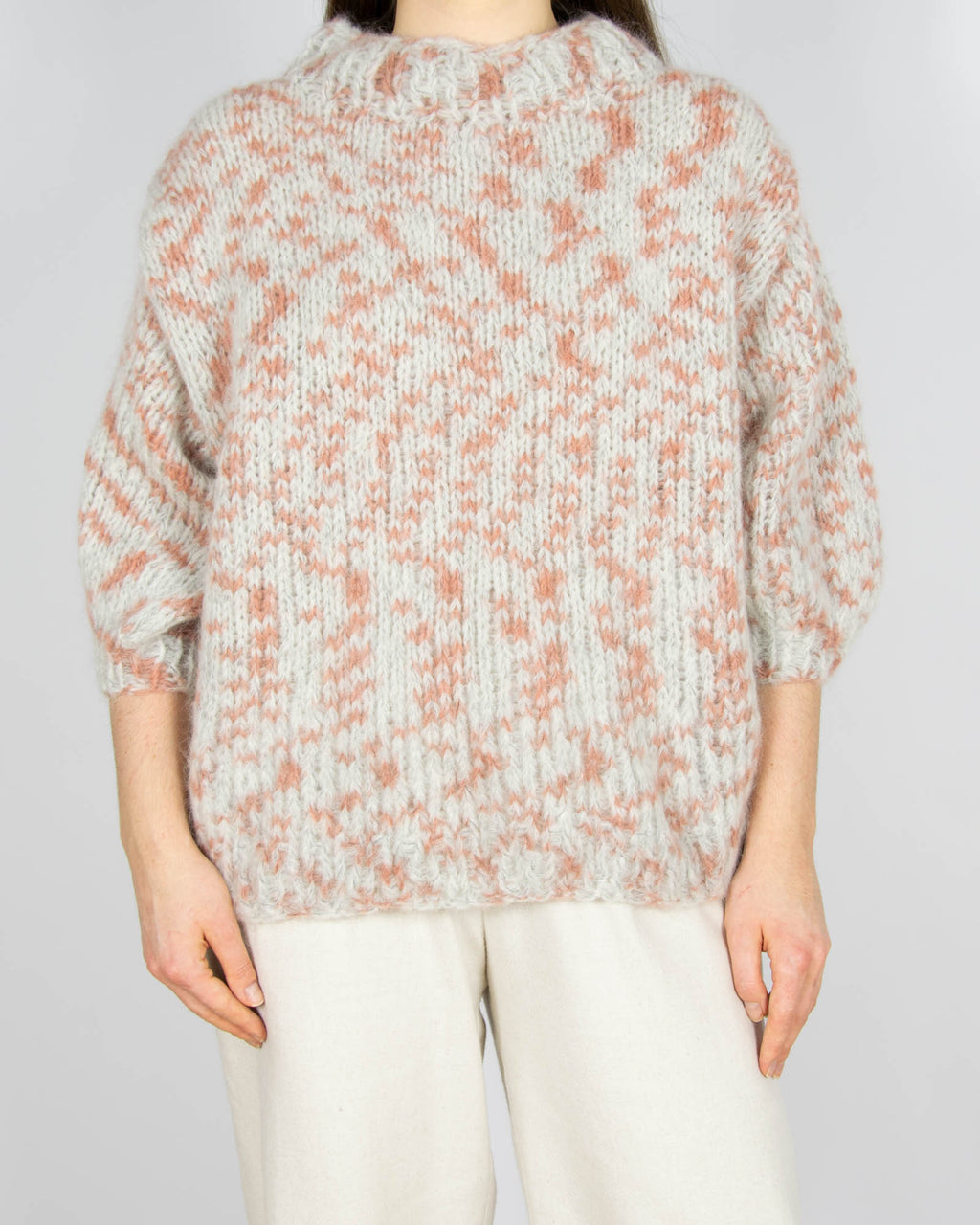 Szaro różowy wełniany (alpaka) sweter z krótkim rękawem Handmade