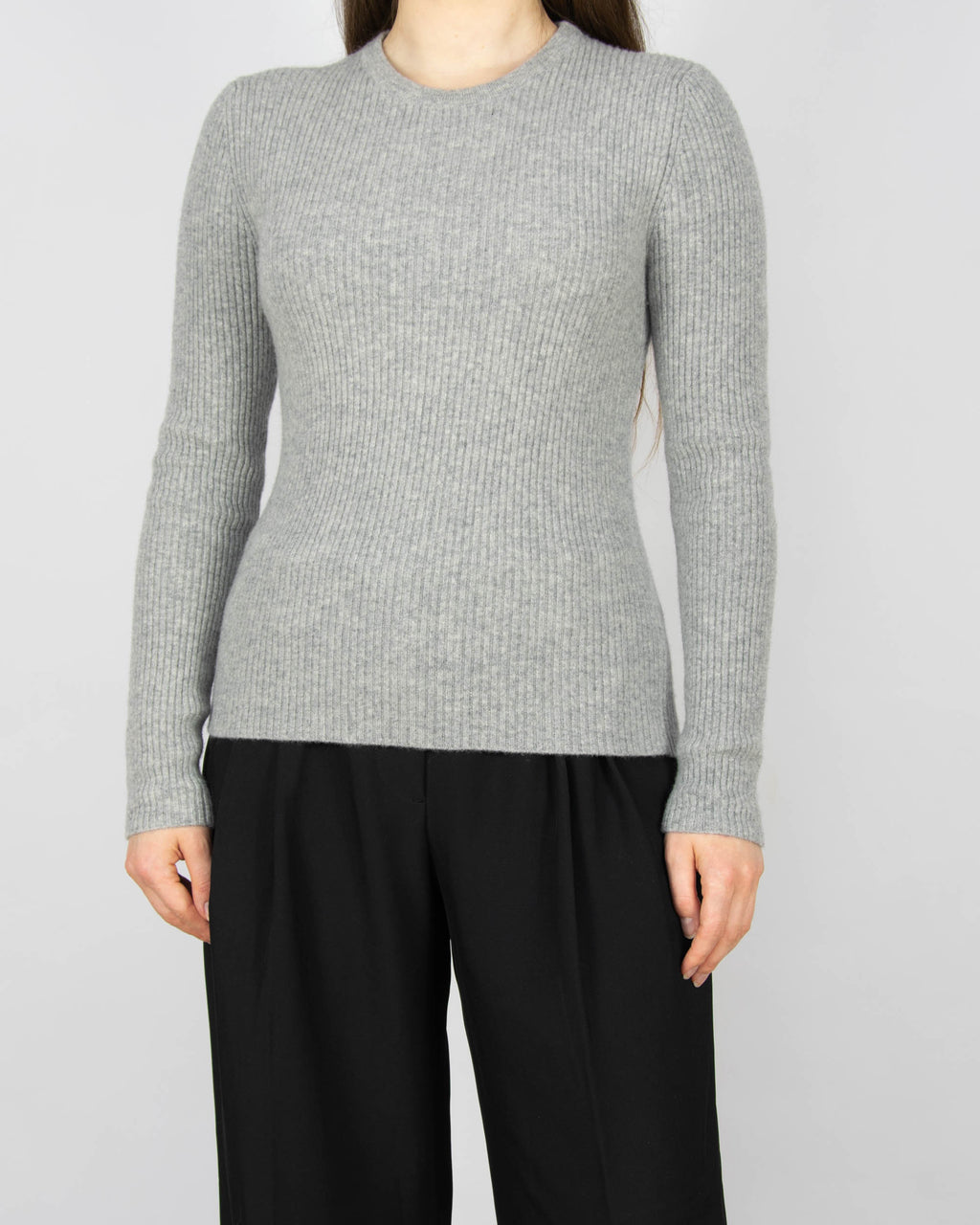 Szary wełniany (merino) prążkowany sweter skandynawskiej marki Pierre Robert