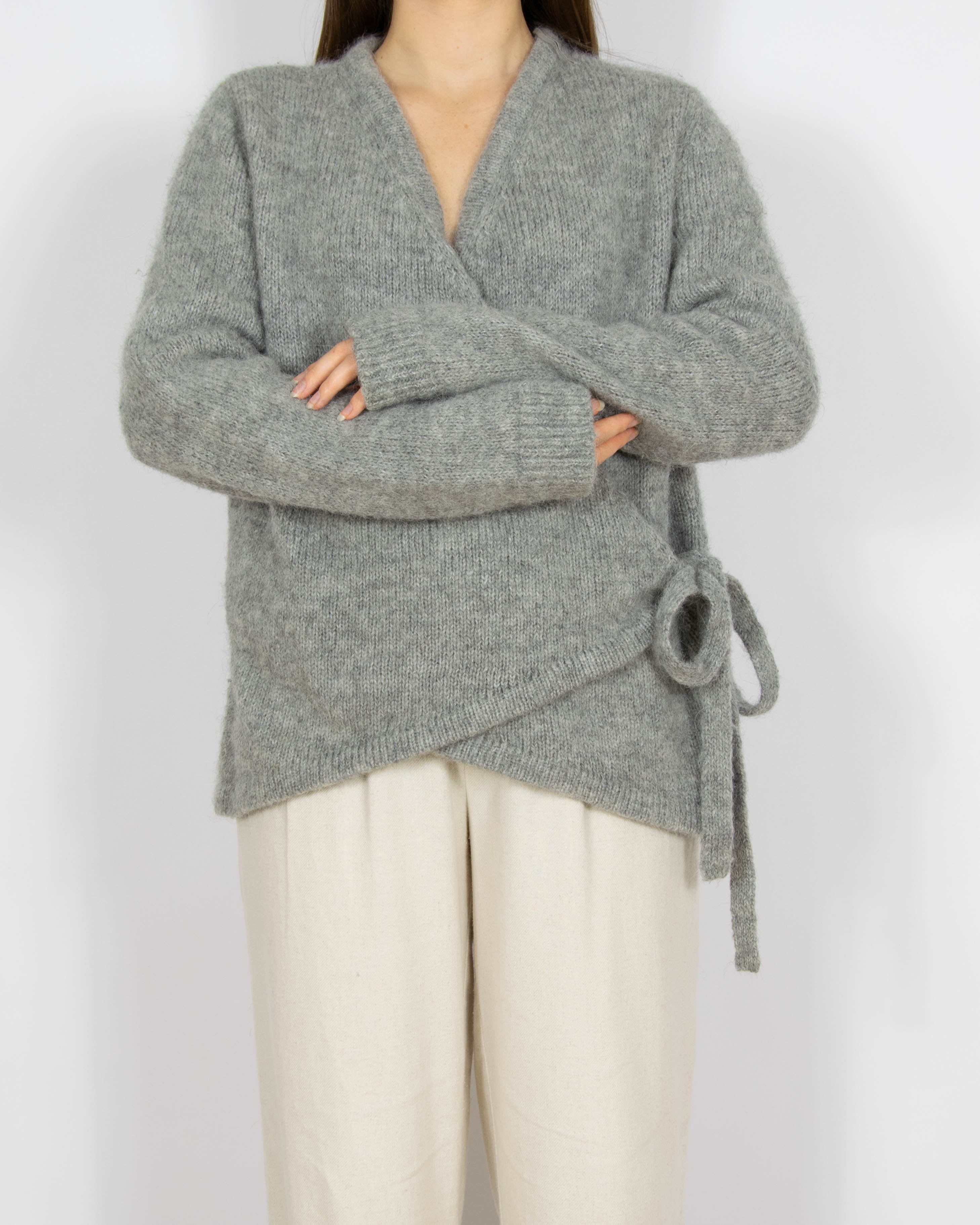Szary wełniany (wełna + alpaka) wiązany sweter COS - L