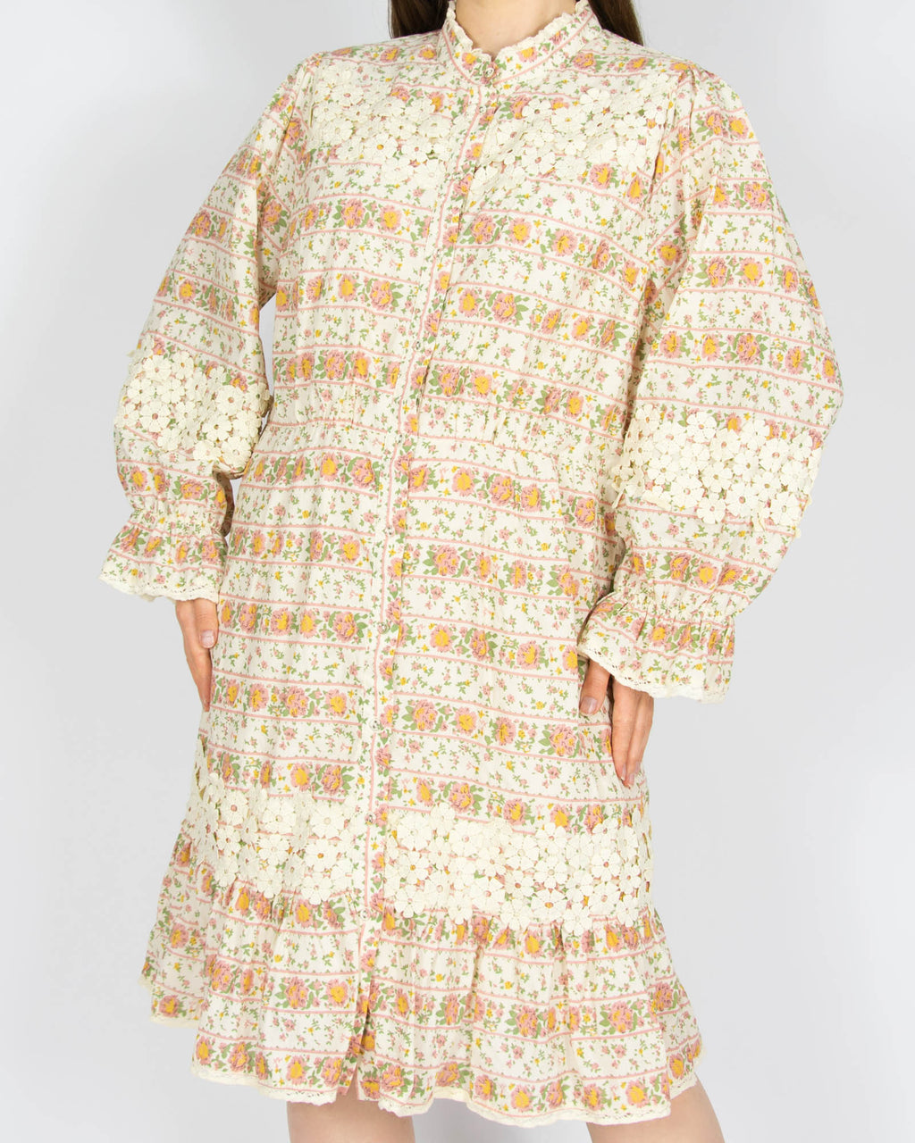 Kremowa bawełniana (organiczna) sukienka w kwiaty YAS - XL