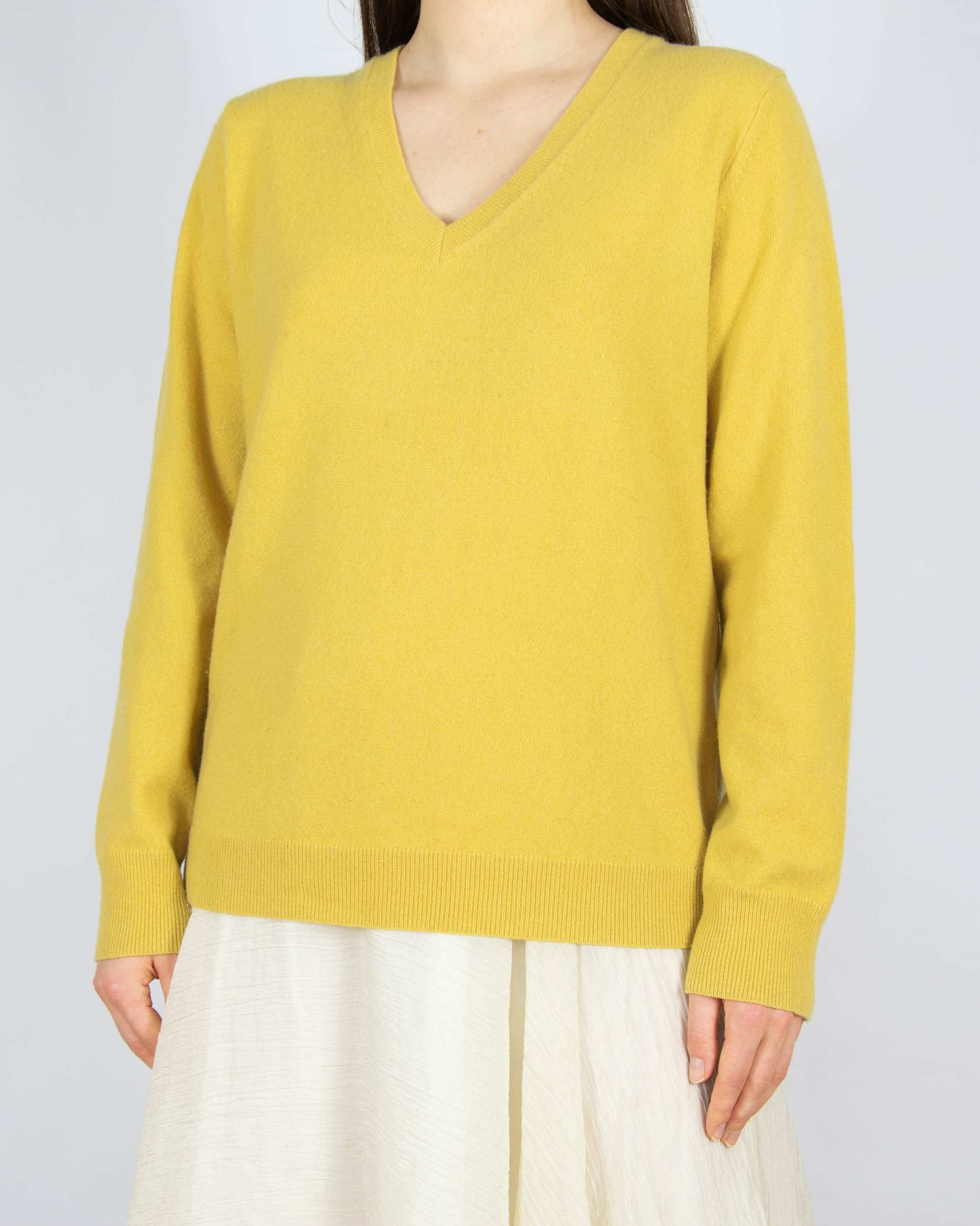 Żółty kaszmirowy sweter Uniqlo